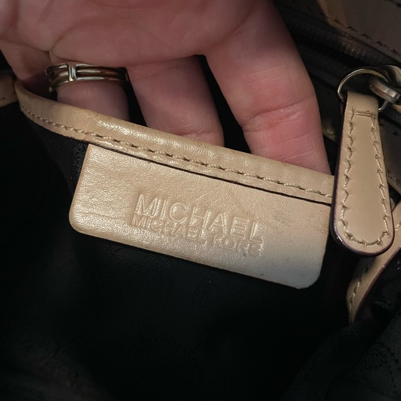 Michael Kors purse - Picture 15 of 16